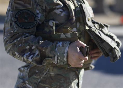 Kirtland Afb Female Defenders Get New Female Body Armor Air Force