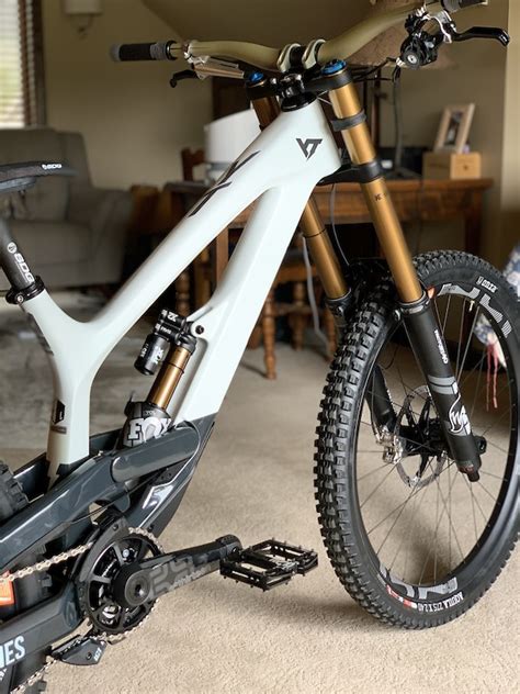 Yt Tues Pro Race Cf Size L For Sale