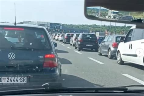 Velike Saobra Ajne Gu Ve Na Putu Za Beograd