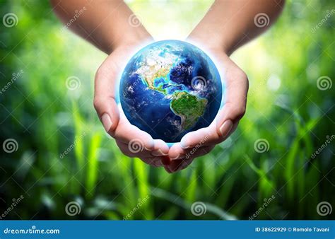 La Terre Dans Des Mains Concept Denvironnement Image Stock Image