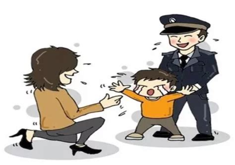 2岁幼童独自出门玩耍，宝山警民接力暖心助其回家！