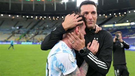 Qué Sintió Scaloni En El Abrazo Con Messi En La Final De La Copa América Tyc Sports