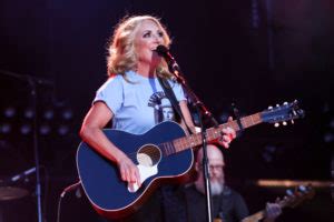 Top 10 Lee Ann Womack Songs - ClassicRockHistory.com