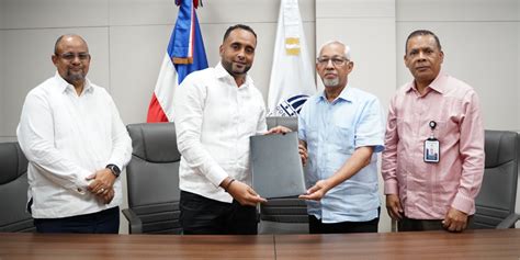 Minerd Recibe Terreno En Fantino Para Construcci N De Una Escuela