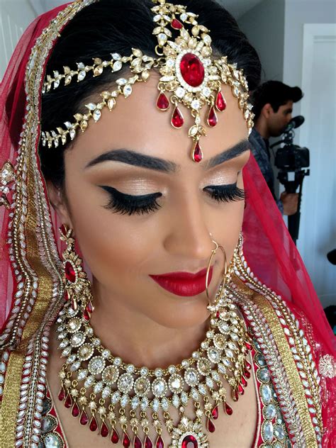 How To Learn Traditional Bridal Makeup With Ease In Mumbai Bridal Makeup Color Correcting