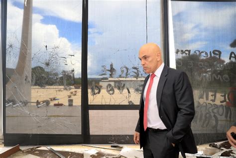 Moraes determina extradição de 63 brasileiros na Argentina investigados