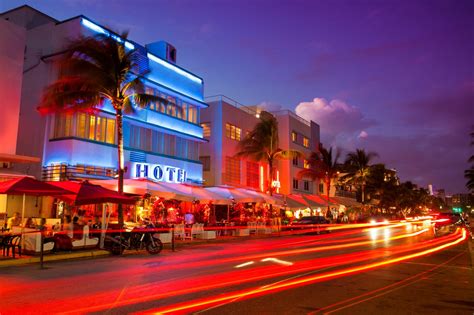 Recorrido Por Ocean Drive Conoce La Calle M S Famosa De Miami Sky