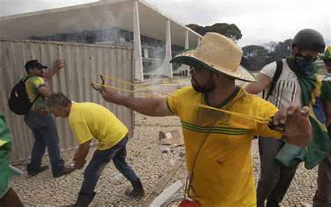 STF forma maioria para tornar réus mais 250 pelo 8 de janeiro