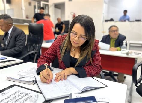 Vereadora Leda Torres Solicita Recupera O De Vias E Constru O De