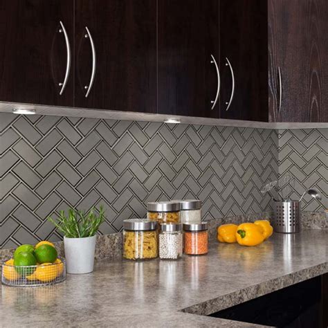 Timeless Glass Tile Backsplashes That Never Go Out Of Style Glass Tile Backsplash Glass Tile