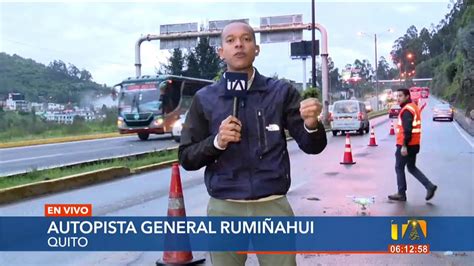 Un deslizamiento de tierra en la Autopista General Rumiñahui produjo su