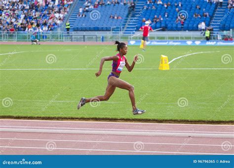 Atleta Del Salto De Longitud Imagen Editorial Imagen De Deportes