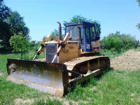 Buldozer Komatsu D P