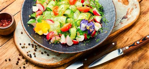 Premium Photo | Healthy vegetables salad