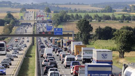 A5 bei Butzbach Tödlicher Unfall am Gambacher Kreuz Polizei gibt