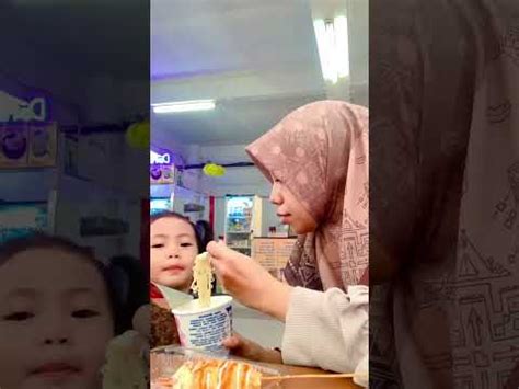 Ini Aku Nemanin Mimi Ku Mencari Kado Mama Jipi Dan Kasih Kejutan Mama