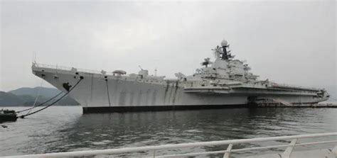 A Mysterious Aircraft Carrier Appeared By The Yangtze River Worth As Much As 20 Billion And