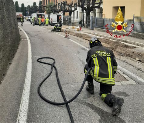 Paura A Casnate Il Cantiere Per La Fibra Spacca La Condotta Del Gas Di