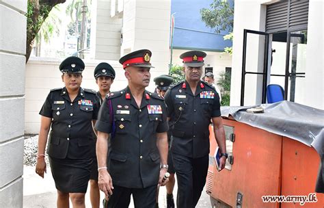 Colonel Commandant Of SLAWC Visits 1 SLAWC Sri Lanka Army