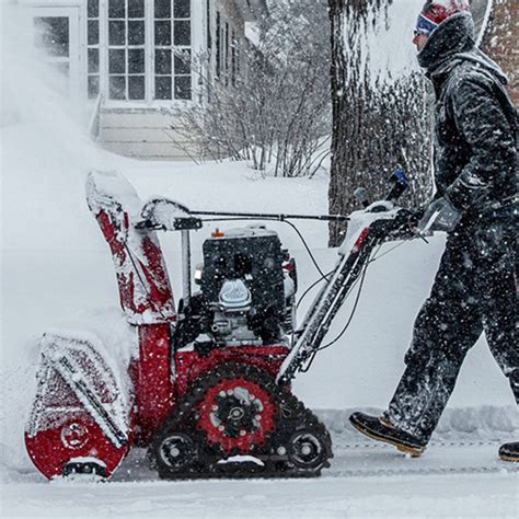 Toro 38891 Power Trx Hd Commercial 1432 Ohxe 32 In Snow Blower — Russo Power Equipment