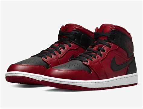 Air Jordan 1 Mid Reverse Bred 554724 660 Release Date Jordans Shoes Review Jordans Out