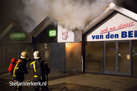 Grote Uitslaande Brand In Winkelcentrum Wezep Foto S Stefan Verkerk