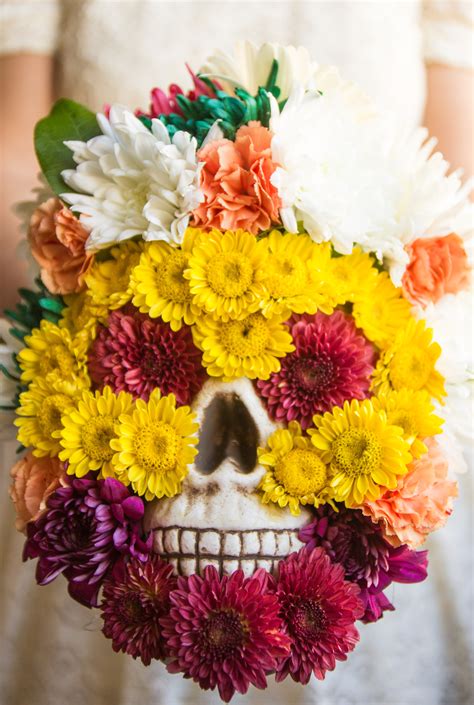 Flower Friday: Day of the Dead Flower Skull | Pretty Prudent