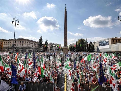 Pd In Piazza A Roma Contro Il Governo Giallo Verde Il Sole 24 ORE