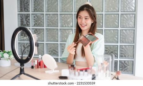 5,085 Beauty Vlogger Asian Images, Stock Photos & Vectors | Shutterstock