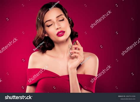 413 Woman Spraying Perfume For Party Images Stock Photos 3d Objects