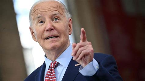 Tv Duell In Den Usa Biden K Mpft Star Regisseur Mischt Mit