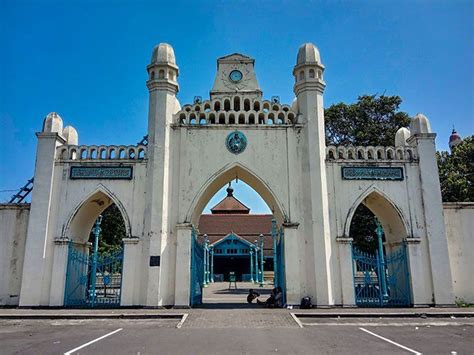 Masjid Agung Surakarta Sejarah Arsitektur Alamat