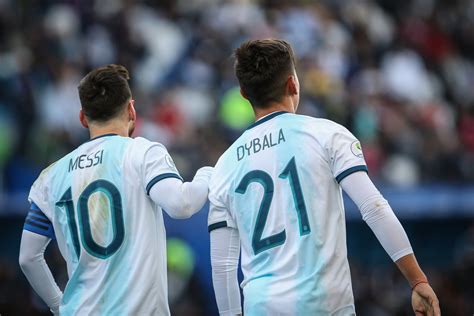 Dybala Sería bonito jugar con Messi en el Barça