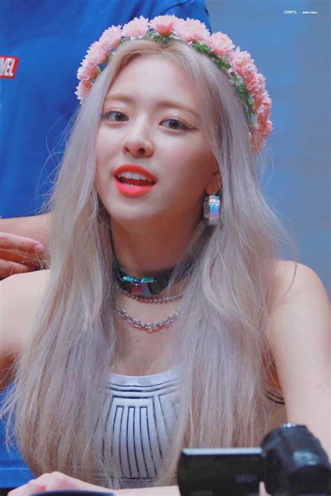 Itzy Yuna 190804 Itzicy Fansign