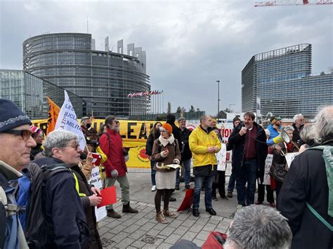 Rassemblement anti nucléaire du 12 mars 2024 devant le Parlement