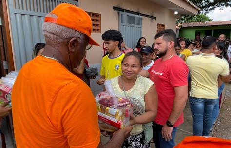 Prefeito Zé Martinho Entrega Mais De Mil Cestas Básicas Em Cantanhede