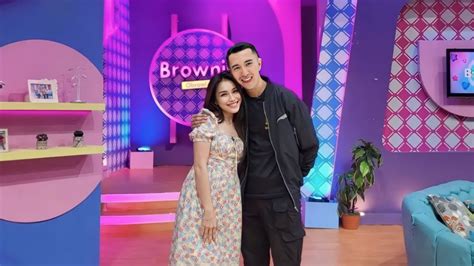 Cieee Malam Ini Muhammad Fardhana Gombalin Ayu Ting Ting Di Brownies