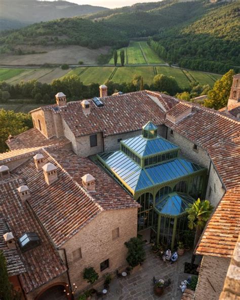 Castelo De Mais De Mil Anos Se Torna Um Hotel Charmoso No Norte Da