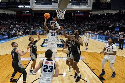 Melvin Council Jr Scores 21 Wagner Begins March Madness With 71 68 Win Over Howard In First