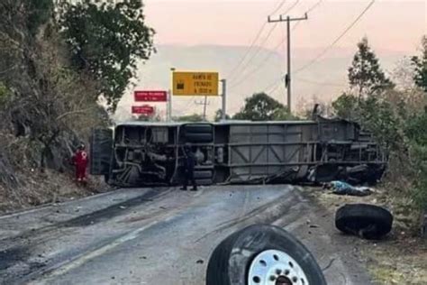 Más de 10 muertos deja fatal accidente automovilístico de peregrinos en