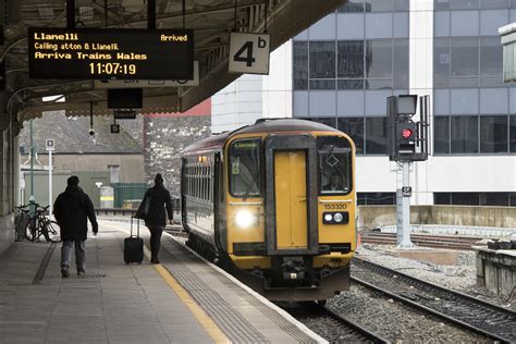 Class 153 Dmu 153320 At Cardiff Central Class 153 Dmu 1533 Flickr