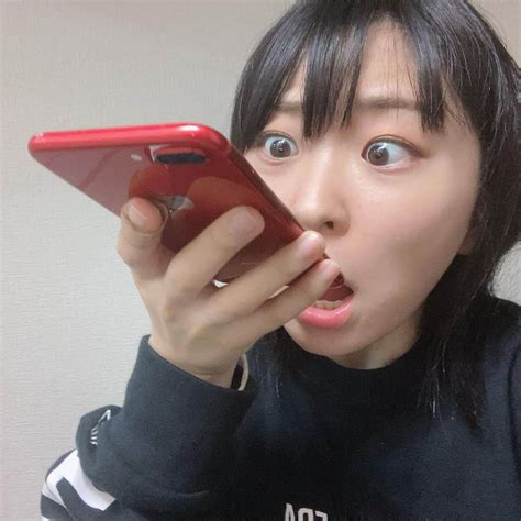 にゃんこスターさんのインスタグラム写真 にゃんこスターinstagram「通話口に向かって怒りすぎてスマホ食おうとしてるみたいになっ