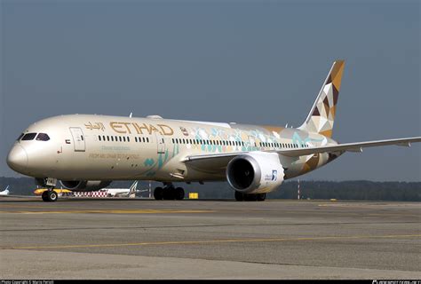 A Bln Etihad Airways Boeing Dreamliner Photo By Mario Ferioli