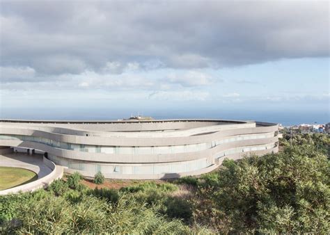 Corduroy Textured Concrete Wrap Gpy Arquitectos Art School In Tenerife