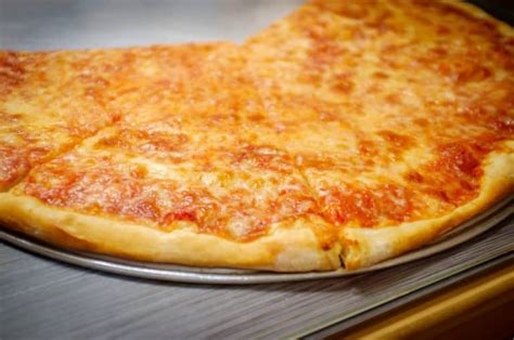 Easy Homemade New York-Style Pizza Recipe