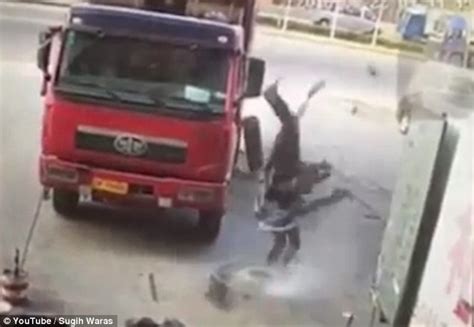 Truck Tyre Explosion Blasts Mechanic Into The Air In Video Daily Mail