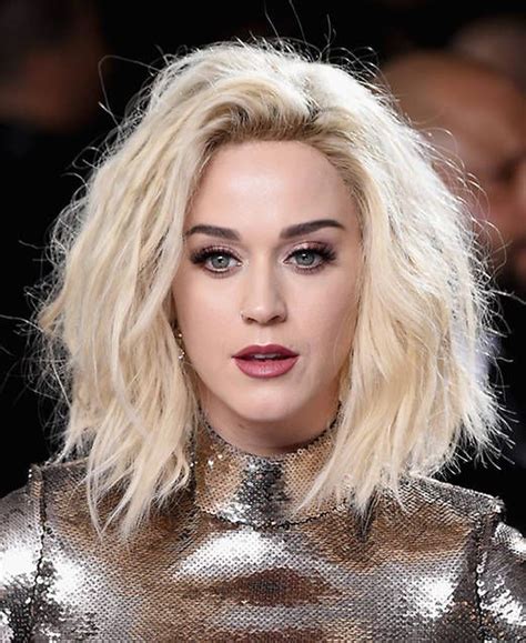 Grammy 2017 Katy Perry dejó a más de uno sin palabras con su melena