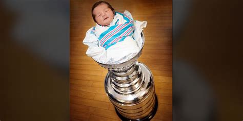 Vladimir Tarasenko’s 6-day-old baby takes nap in Stanley Cup | RMNB