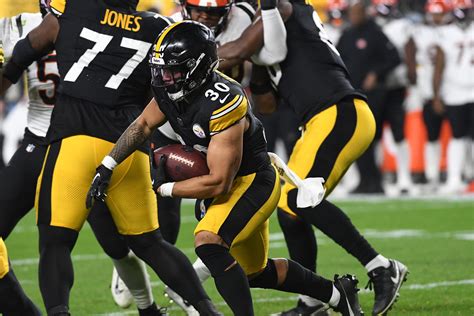 Steelers Use Big Plays To Bury Bengals Reuters