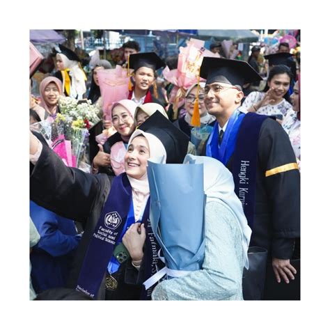 Potret Hengky Kurniawan Dan Sonya Fatmala Wisuda Tepati Janji Untuk